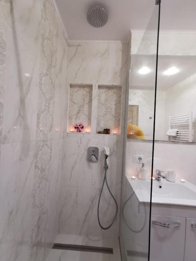 Apartament Gold Luxury Târgu Ocna Exterior foto